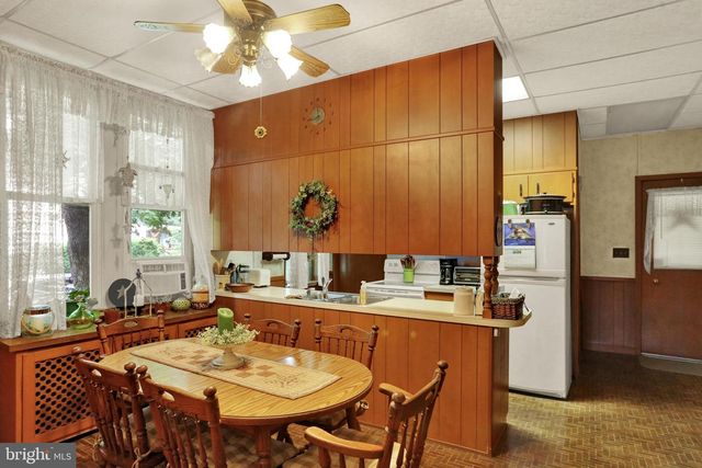 185 STITZER, Oley, PA 19547