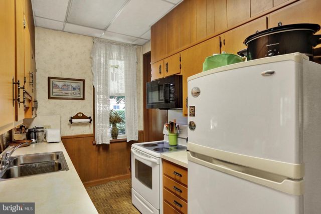 185 STITZER, Oley, PA 19547