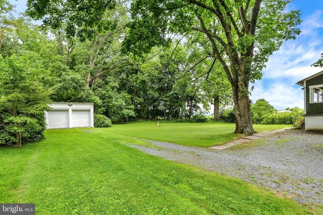 185 STITZER, Oley, PA 19547