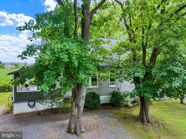 185 STITZER, Oley, PA 19547