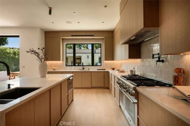 10433 Valley Spring Lane, Toluca Lake, CA 91602