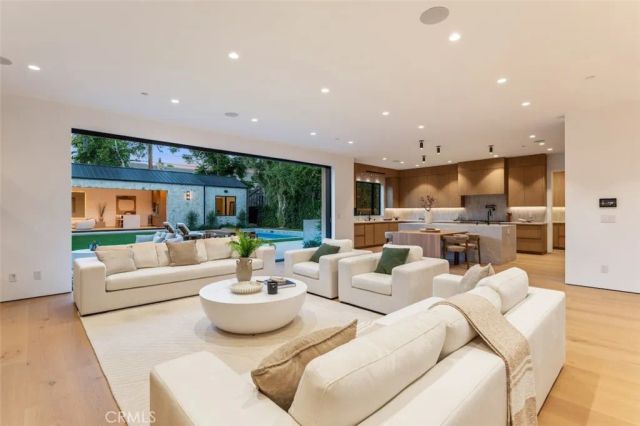 10433 Valley Spring Lane, Toluca Lake, CA 91602