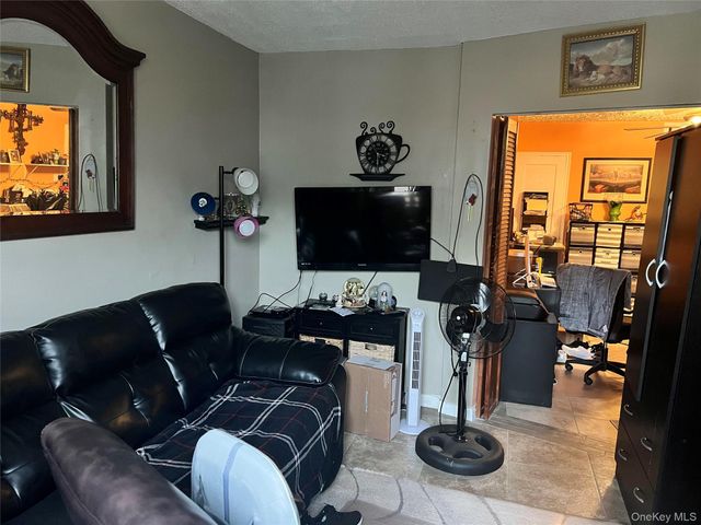 6809 138th Street 2C, Flushing, NY 11367