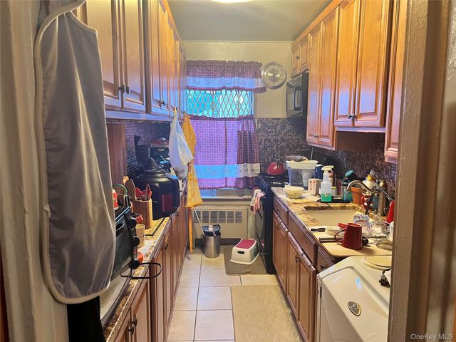 6809 138th Street 2C, Flushing, NY 11367