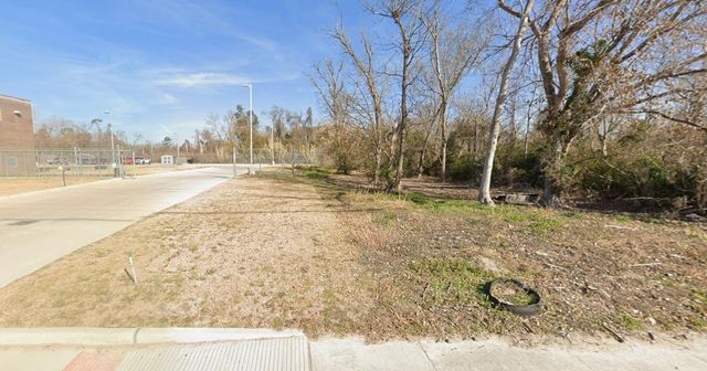 1700 W Little York Road, Houston, TX 77091
