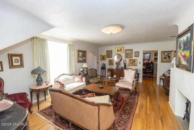 950 Hess Terrace, Las Cruces, NM 88005