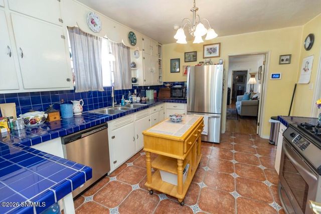 950 Hess Terrace, Las Cruces, NM 88005