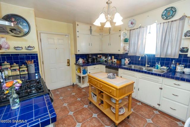 950 Hess Terrace, Las Cruces, NM 88005