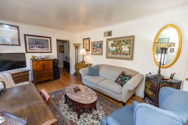 950 Hess Terrace, Las Cruces, NM 88005