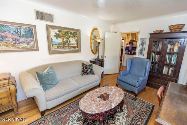 950 Hess Terrace, Las Cruces, NM 88005