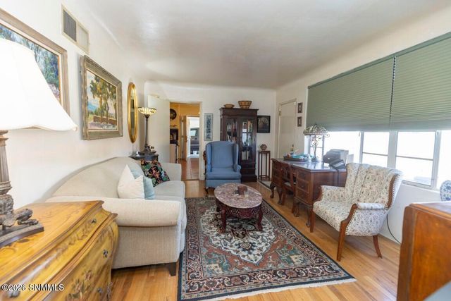 950 Hess Terrace, Las Cruces, NM 88005