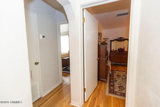 950 Hess Terrace, Las Cruces, NM 88005