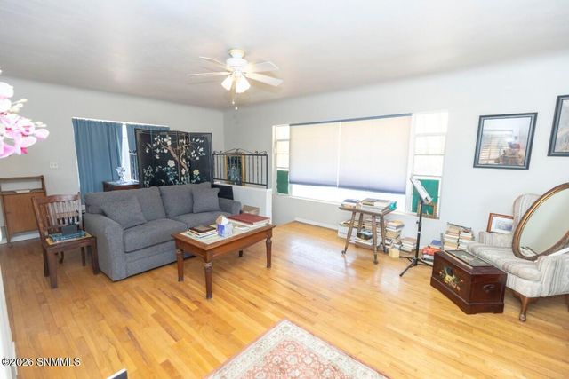 950 Hess Terrace, Las Cruces, NM 88005