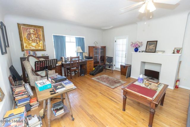 950 Hess Terrace, Las Cruces, NM 88005