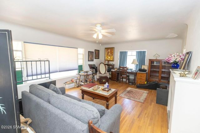 950 Hess Terrace, Las Cruces, NM 88005