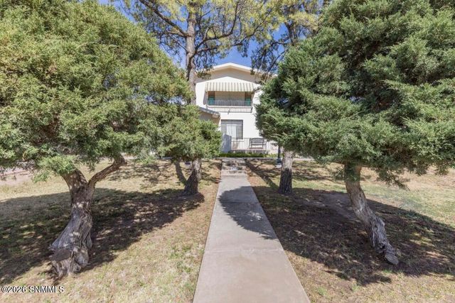 950 Hess Terrace, Las Cruces, NM 88005