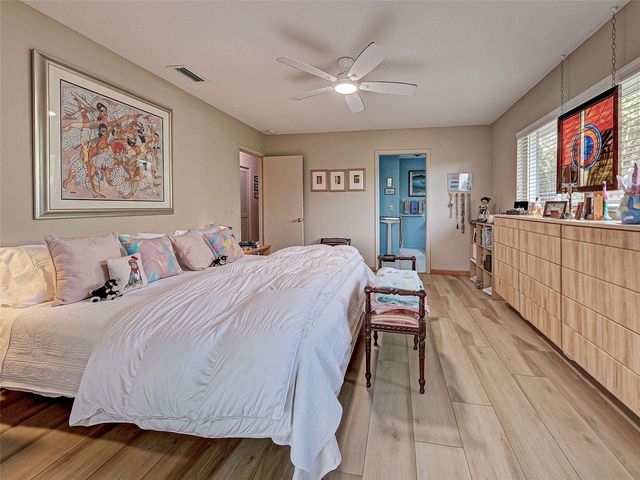 1355 CAMBRIDGE DRIVE, Venice, FL 34293