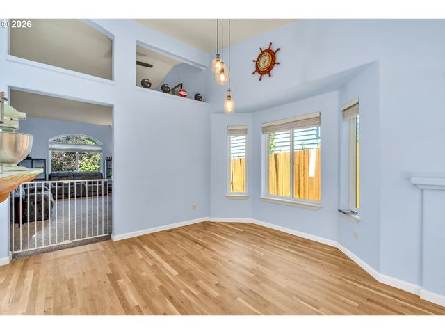 1558 Se JASMINE Way, Gresham, OR 97080