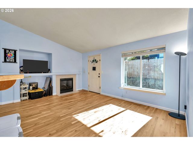 1558 Se JASMINE Way, Gresham, OR 97080
