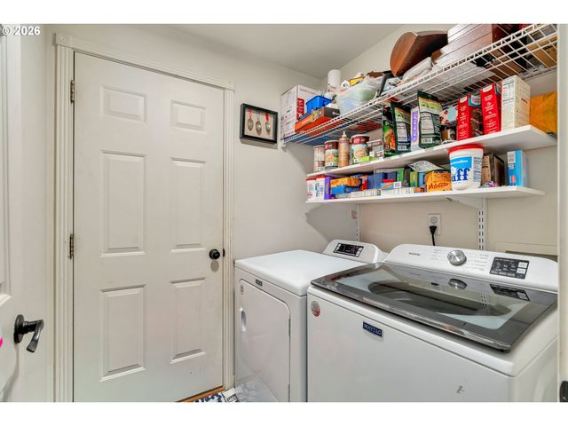 1558 Se JASMINE Way, Gresham, OR 97080