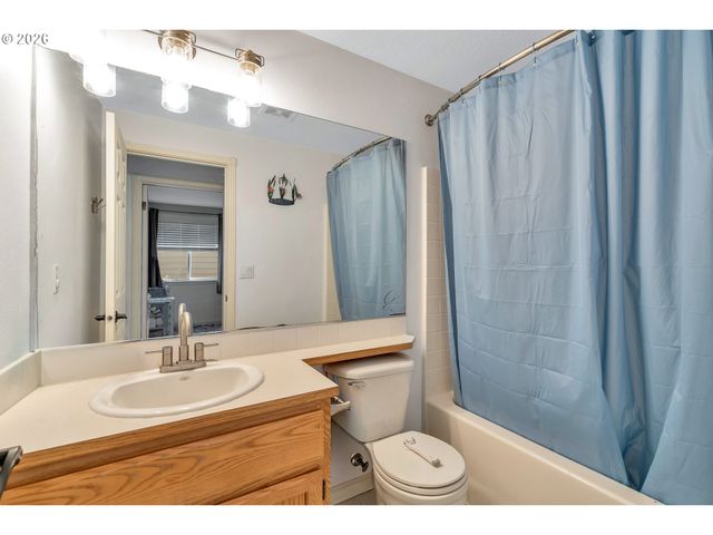 1558 Se JASMINE Way, Gresham, OR 97080