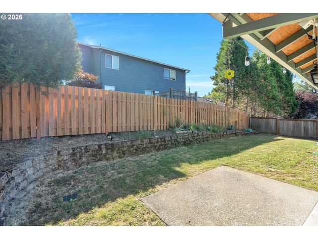 1558 Se JASMINE Way, Gresham, OR 97080