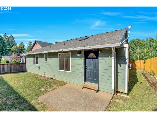 1558 Se JASMINE Way, Gresham, OR 97080