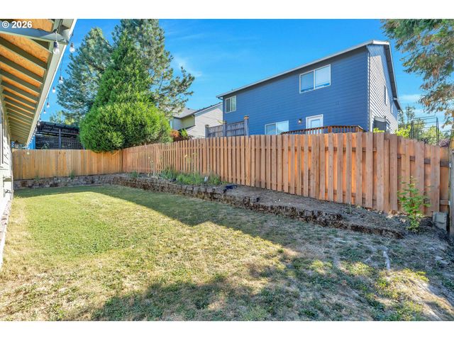 1558 Se JASMINE Way, Gresham, OR 97080