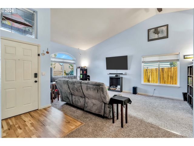 1558 Se JASMINE Way, Gresham, OR 97080