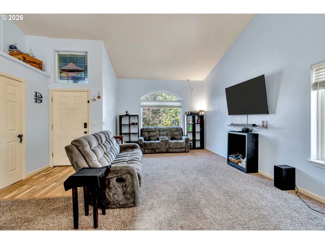 1558 Se JASMINE Way, Gresham, OR 97080
