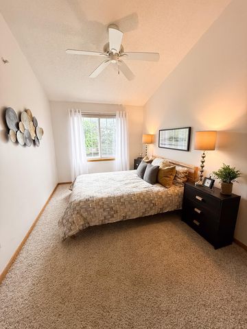 2225 Ranchview Lane N 1, Plymouth, MN 55447