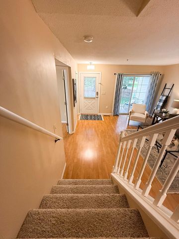 2225 Ranchview Lane N 1, Plymouth, MN 55447