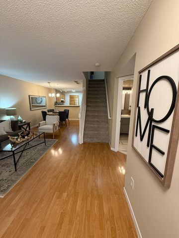 2225 Ranchview Lane N 1, Plymouth, MN 55447