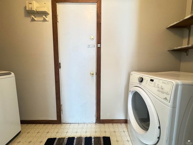 1924 Hayes Drive, Manhattan, KS 66502