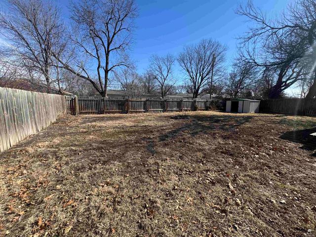 1924 Hayes Drive, Manhattan, KS 66502