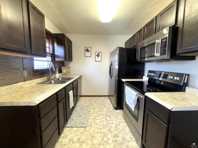 1924 Hayes Drive, Manhattan, KS 66502