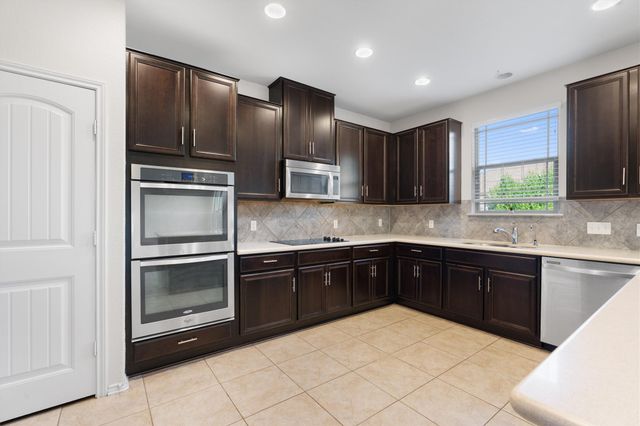 804 Water Hyacinth LOOP, Leander, TX 78641