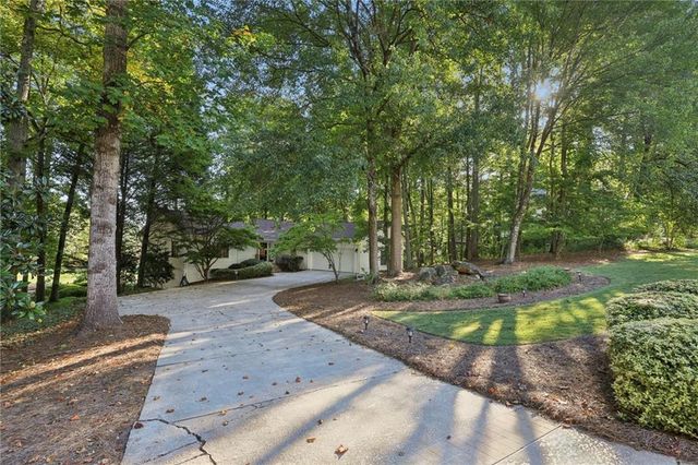 2350 Roxburgh Drive, Roswell, GA 30076