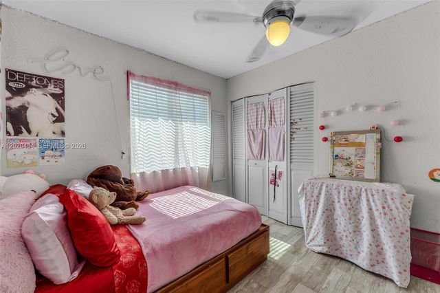 8025 NW 8th Street 13, Miami, FL 33126
