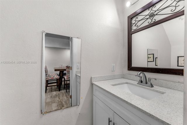 8025 NW 8th Street 13, Miami, FL 33126
