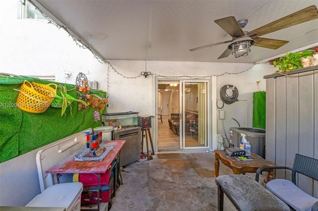 8025 NW 8th Street 13, Miami, FL 33126
