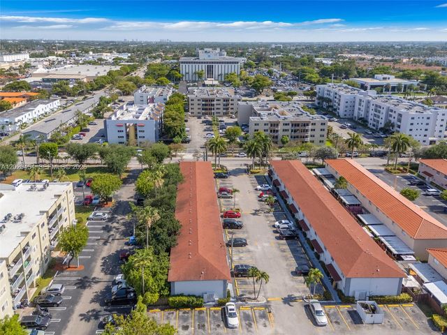 8025 NW 8th Street 13, Miami, FL 33126