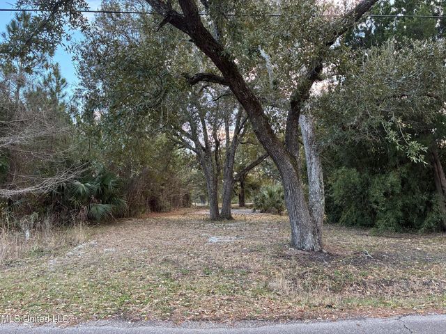 146 Mimosa Street, Pass Christian, MS 39571