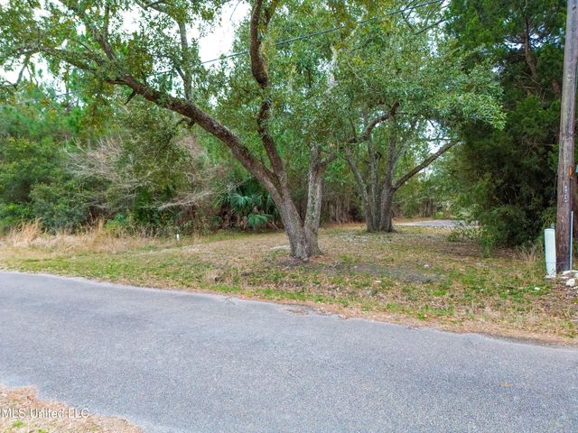 146 Mimosa Street, Pass Christian, MS 39571