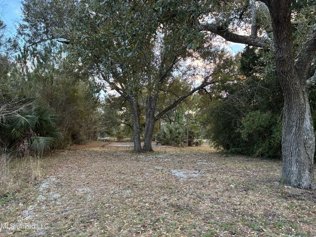 146 Mimosa Street, Pass Christian, MS 39571