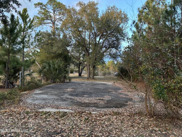 146 Mimosa Street, Pass Christian, MS 39571