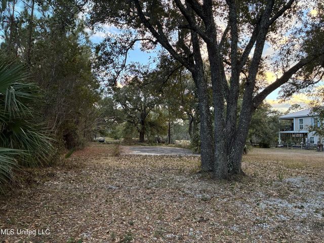 146 Mimosa Street, Pass Christian, MS 39571