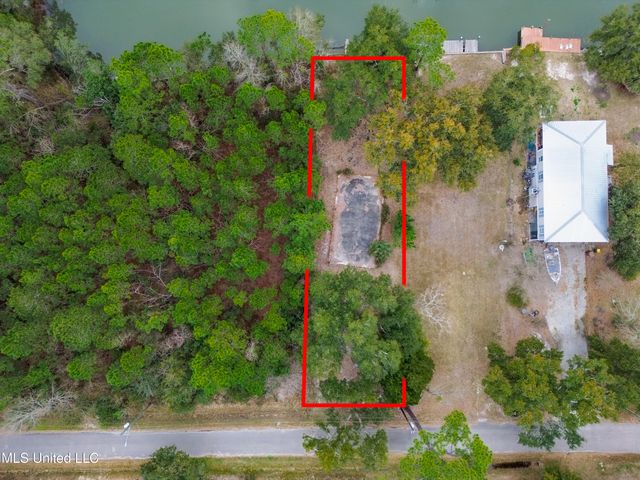 146 Mimosa Street, Pass Christian, MS 39571