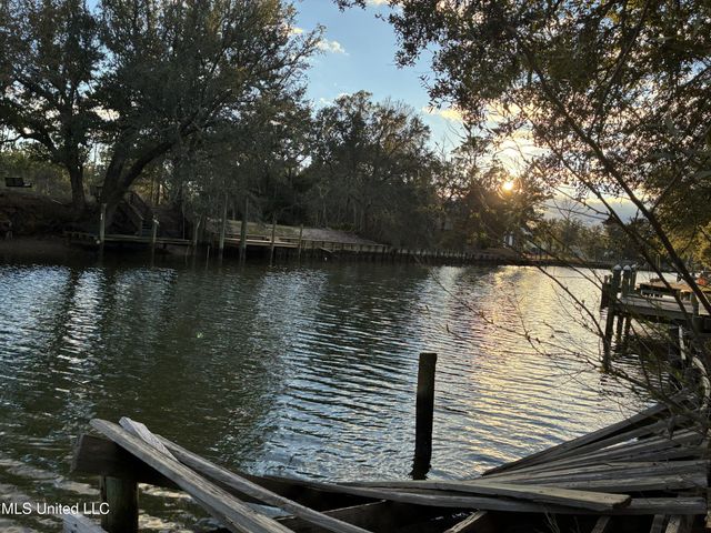 146 Mimosa Street, Pass Christian, MS 39571