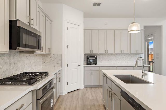 2901 Oak Chase CV, Leander, TX 78641
